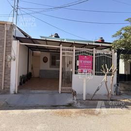Foto de casa en venta en  , los potreros, chihuahua, chihuahua, 0 No. 01