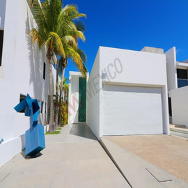 Foto de casa en venta en  , marina el cid, mazatlán, sinaloa, 27266107 No. 01
