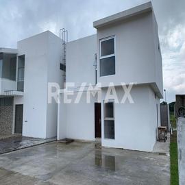 Foto de casa en venta en miguel hidalgo , miguel hidalgo, centro, tabasco, 0 No. 01