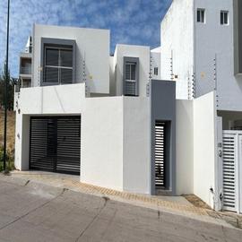 Foto de casa en venta en  , mirador de gran jardín, león, guanajuato, 0 No. 01