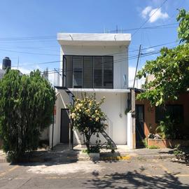 Foto de casa en venta en  , niños héroes, colima, colima, 30312248 No. 01