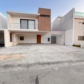 Foto de casa en renta en  , plutarco elias calles cura hueso, centro, tabasco, 0 No. 01