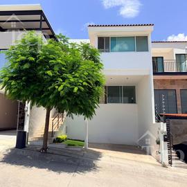 Foto de casa en venta en  , porta fontana, león, guanajuato, 0 No. 01