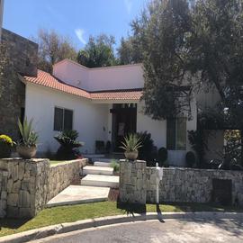 Foto de casa en venta en  , portal del huajuco, monterrey, nuevo león, 22531094 No. 01