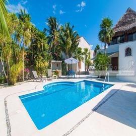 Foto de casa en venta en  , puerto morelos, benito juárez, quintana roo, 0 No. 01