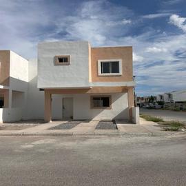 Foto de casa en venta en  , quintas la perla, torreón, coahuila de zaragoza, 0 No. 01