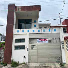 Foto de casa en venta en  , rafael hernández ochoa, coatzacoalcos, veracruz de ignacio de la llave, 27276308 No. 01