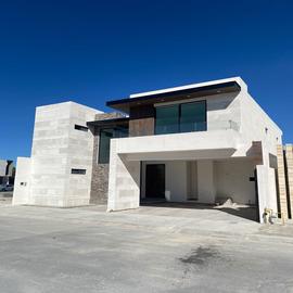 Foto de casa en venta en  , real de torrecillas residencial, saltillo, coahuila de zaragoza, 28696063 No. 01
