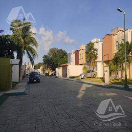Foto de casa en renta en  , región 519, benito juárez, quintana roo, 0 No. 01