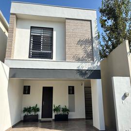 Foto de casa en venta en  , residencial privada las plazas, guadalupe, nuevo león, 30685302 No. 01