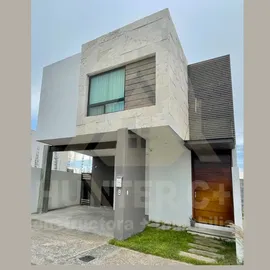 Foto de casa en renta en  , rincón de los encinos, saltillo, coahuila de zaragoza, 30137722 No. 01