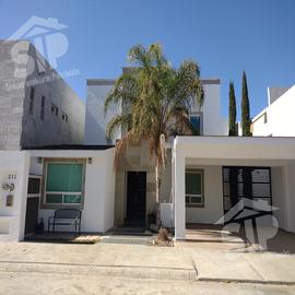 Foto de casa en renta en  , saltillo 2000, saltillo, coahuila de zaragoza, 0 No. 01