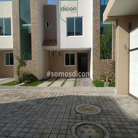 Foto de casa en venta en  , san juan cuautlancingo centro, cuautlancingo, puebla, 30129395 No. 01