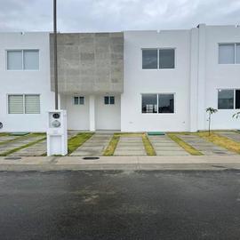 Foto de casa en renta en  , san juan cuautlancingo centro, cuautlancingo, puebla, 0 No. 01