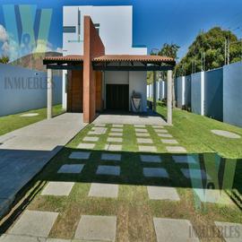Foto de casa en venta en  , san nicolás de ibarra, chapala, jalisco, 31464200 No. 01