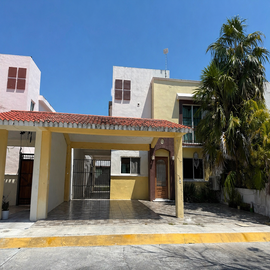 Foto de casa en venta en santa bárbara , hacienda del mar, carmen, campeche, 31101643 No. 01