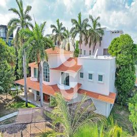 Foto de casa en venta en  , supermanzana 11, benito juárez, quintana roo, 0 No. 01