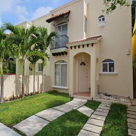 Foto de casa en renta en  , supermanzana 51, benito juárez, quintana roo, 28740460 No. 01