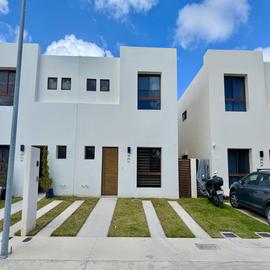Foto de casa en venta en  , supermanzana 58, benito juárez, quintana roo, 29540895 No. 01