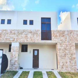 Foto de casa en renta en  , supermanzana 58, benito juárez, quintana roo, 0 No. 01