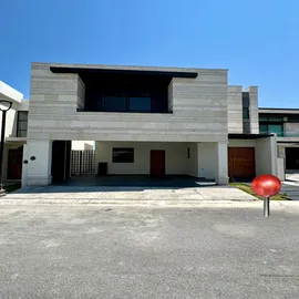 Foto de casa en venta en  , tanque escondido, saltillo, coahuila de zaragoza, 0 No. 01