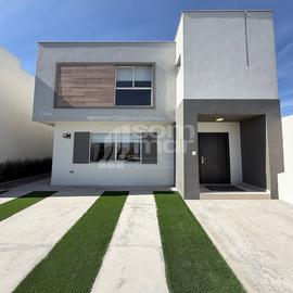 Foto de casa en venta en titanes , villas castellana, saltillo, coahuila de zaragoza, 30838748 No. 01