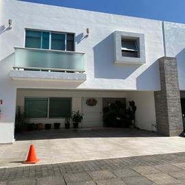 Foto de casa en venta en uruapan , mártires de uruapan, uruapan, michoacán de ocampo, 0 No. 01