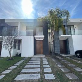 Foto de casa en venta en  , valle de juriquilla, querétaro, querétaro, 30447478 No. 01