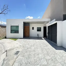 Foto de casa en venta en villa 5 166, tanque escondido, saltillo, coahuila de zaragoza, 0 No. 01
