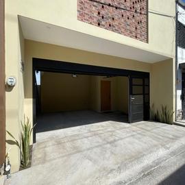 Foto de casa en venta en  , villa los pinos, monterrey, nuevo león, 31356062 No. 01