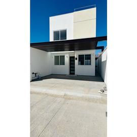 Foto de casa en venta en  , villas jardín, san juan del río, querétaro, 0 No. 01