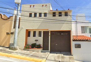 Foto de inmueble en Avenida Lomas del Tzompantle, Col. Lomas de Zompantle C.P. 62157, Cuernavaca
