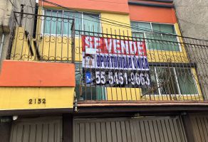 Foto de inmueble en Canal de Miramontes , Col. Emiliano Zapata C.P. 04815, Coyoacán