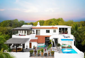 Foto de inmueble en Francisco Medina Ascencio #2500, Col. Los Tules C.P. 48333, Puerto Vallarta