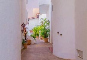 Foto de inmueble en Calle Pelícanos #200, Col. Marina Vallarta C.P. 48335, Puerto Vallarta
