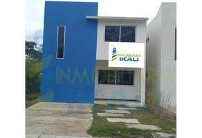 Casas en venta en INFONAVIT Puerto Pesquero, Tuxp... 