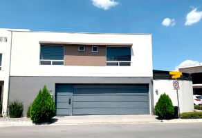 Foto de casa en venta en Cerradas de Santa Rosa, Apodaca, Nuevo León, 25248278,  no 01