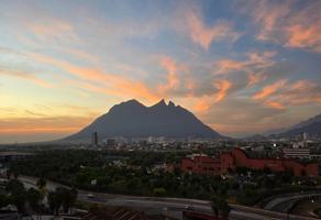 Foto de inmueble en Avenida Félix U. Gómez Norte #201, Col. Monterrey Centro C.P. 64000, Monterrey