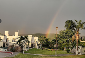 Foto de inmueble en Av. Solar de los Frutos, Col. Jardines de Xochitepec C.P. 62790, Xochitepec
