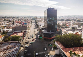 Foto de inmueble en Blvd. Díaz Ordaz, Col. Jardines de Irapuato C.P. 36660, Irapuato