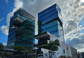 Foto de inmueble en Avenida Fray Luis de León, Col. Colinas del Cimatario C.P. 76090, Querétaro