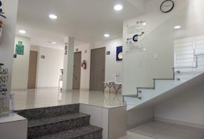 Foto de inmueble en Calle Carlos Pereira #738, Col. Colinas de La Normal C.P. 44270, Guadalajara