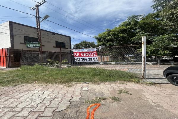Casa en venta disponible en 1, Colonia INFONAVIT Potreros del Oeste, C ...