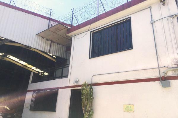 Foto de inmueble en 1a Privida de Aragon, Col. San Rafael C.P. 02010, Azcapotzalco