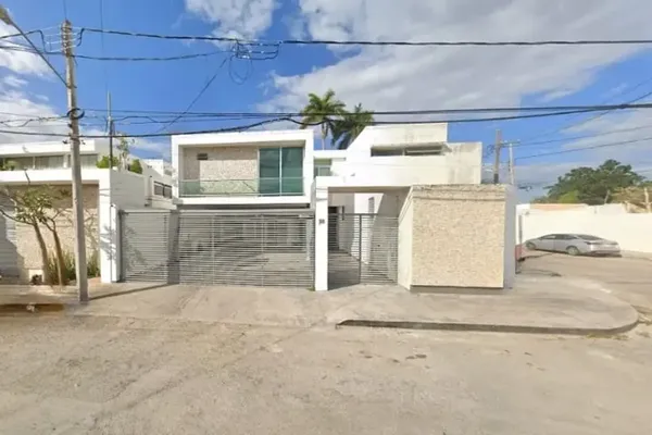 Casa disponible en venta en 25 #1, Colonia México, C.P. 97125
