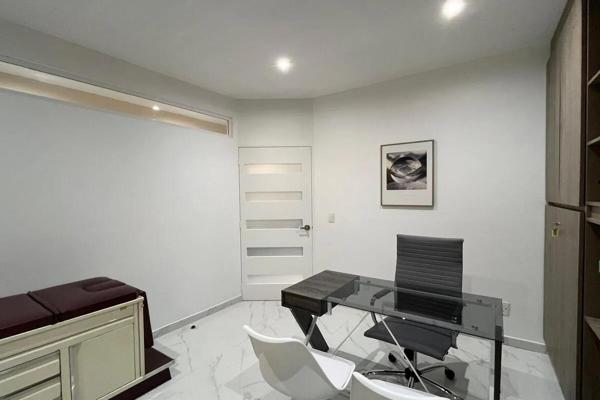 Foto de inmueble en Tuxpan 45 #45, Col. Roma Sur C.P. 06760, Cuauhtémoc