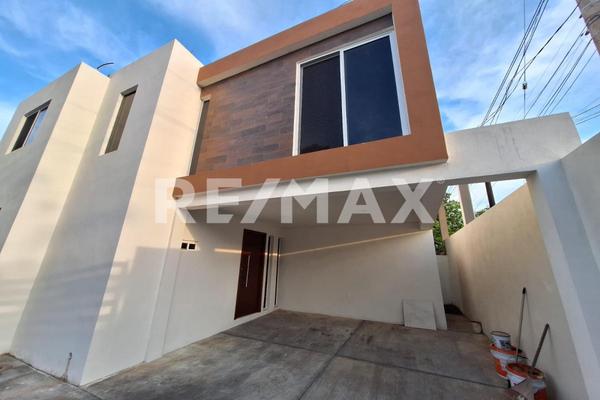 Foto de inmueble en 2da Avenida, Col. Laguna de La Puerta C.P. 89310, Tampico