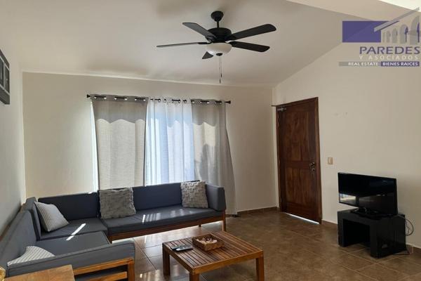 Foto de inmueble en V413 Villa en Venta remodelada 4 recamaras Ixtapa, Col. Ixtapa C.P. 40884, Zihuatanejo de Azueta