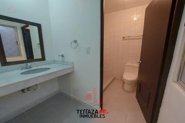 Foto de inmueble en Corregidora, Col. Los Encinos C.P. 66200, San Pedro Garza García