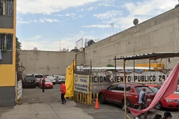 Foto de inmueble en Santa Escuela  #468, Col. Zona Centro C.P. 15100, Venustiano Carranza